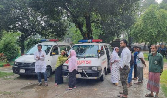 ফুলবাড়ীতে অজ্ঞাত নামা গাড়ির ধাক্কায় নিহত ২