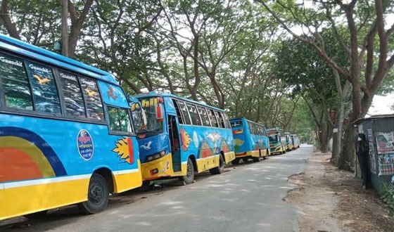 লৌহজংয়ে অবৈধভাবে গাড়ি পার্কিং করায় আদালত কর্তৃক অর্থদন্ড