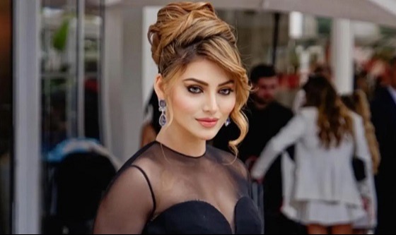 ছেঁড়া জামা বিতর্ক নিয়ে যা বললেন উর্বশী