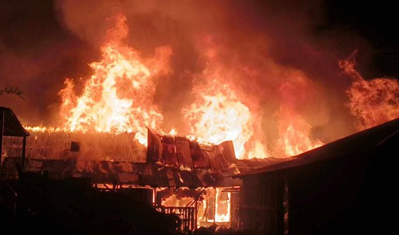 রাঙ্গামাটির মুসলিম ব্লক বাজারে অগ্নিকাণ্ডে ৩০টি দোকান ভস্মীভূত