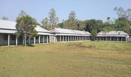 টাঙ্গাইলে স্কুল অধ্যক্ষর বিরুদ্ধে নানা অনিয়ম ও দুর্নীতির অভিযোগ