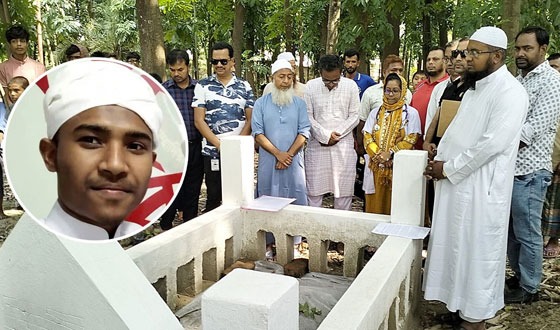 কুমারখালীতে কবর থেকে শহীদের মরদেহ উত্তোলনে বাধা