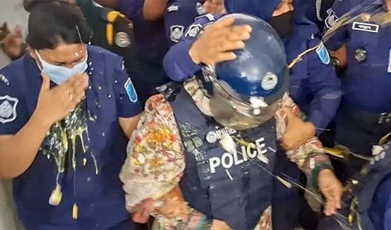 দুই মামলায় ছয় দিনের রিমান্ডে মমতাজ বেগম, আদালত চত্বরে উত্তপ্ত পরিস্থিতি