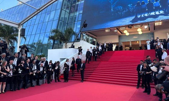 কানে যাদের মাথায় উঠলো বিজয়ীর মুকুট