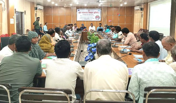 গোমস্তাপুরে গ্রাম আদালত বিষয়ক প্রশিক্ষণের সমাপণী