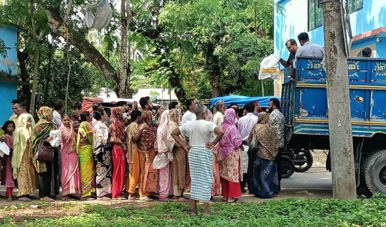 শেরপুরে টিসিবি’র পণ্য বিক্রি শুরু
