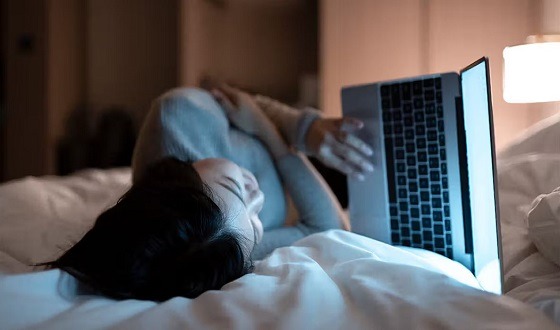 ব্লু লাইট থেকে চোখকে রক্ষা করার উপায়