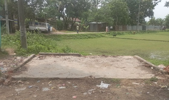 কমলগঞ্জে রাস্তার পাশের যাত্রী ছাউনি উধাও