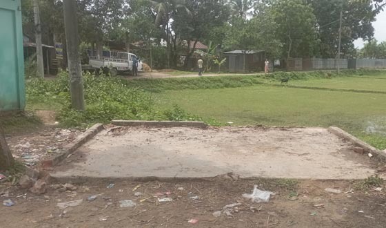 কমলগঞ্জে রাস্তার পাশের যাত্রী ছাউনি উধাও