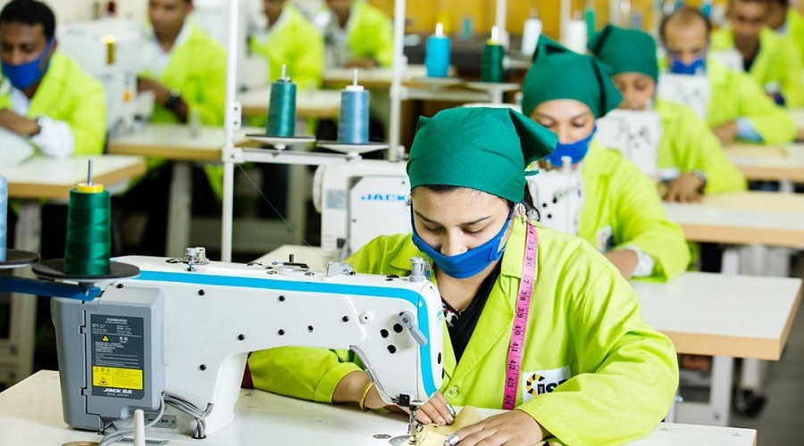 বাংলাদেশের তৈরি পোশাকের কার্যাদেশ দেয়া থেকে সরে যাচ্ছে বড় ক্রেতারা