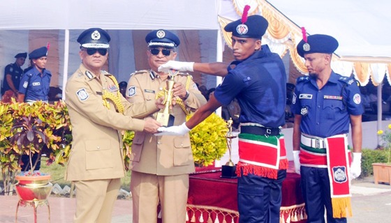 খুলনায় পুলিশের ৫৯ তম টিআরসি ব্যাচের সমাপনী কুচকাওয়াজ