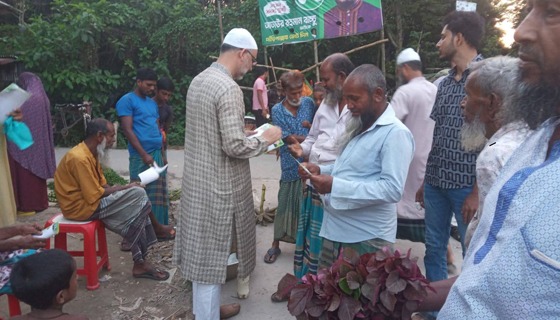 লোহাগড়ায় ৩১ দফার লিফলেট নিয়ে গ্রামে গ্রামে গণসংযোগে মনজুরুল ইসলাম