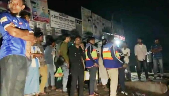 খুলনার রূপসা নদীতে পন্টুনে ট্রলারের ধাক্কায় নিখোঁজ ১