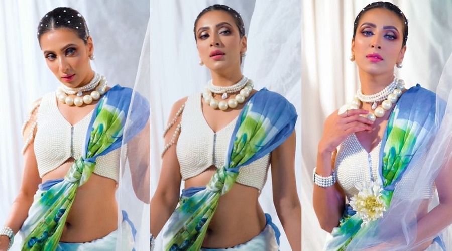 পুথির সাজে মুগ্ধতা ছড়ালেন মিম