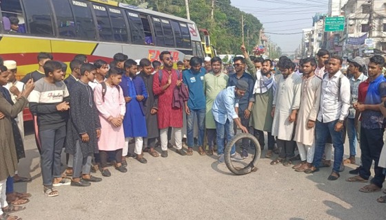 জুলাই স্মৃতিস্তম্ভে অগ্নিসংযোগের অভিযোগ, পুলিশের দাবি-‘অগ্নিকাণ্ডের ঘটনা ঘটেনি’