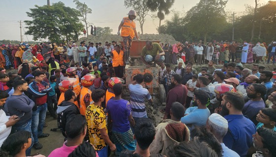 মণিরামপুরে কাদা মিক্সচার গাড়িতে ইটভাটা শ্রমিকের মৃত্যু