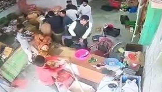 ঝিকরগাছায় সাংবাদিকের ব্যবসা প্রতিষ্ঠানে হামলা