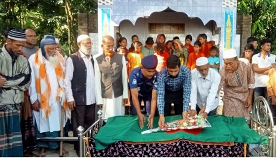 আশাশুনিতে বীর মুক্তিযোদ্ধাকে রাষ্ট্রীয় মর্যাদায় দাফন