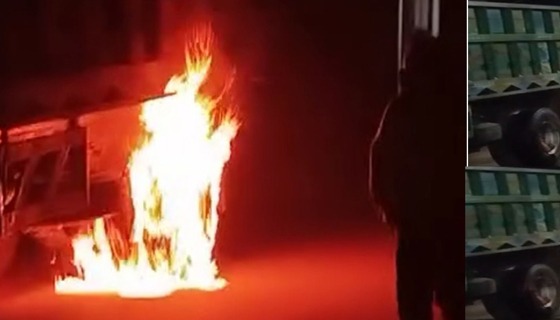 কুষ্টিয়ায় জয় বাংলা শ্লোগানে ট্রাকে আগুন