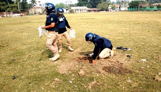 কালীগঞ্জে ১৬টি বোমা ধ্বংস করল বোমা ডিসপোজাল ইউনিট