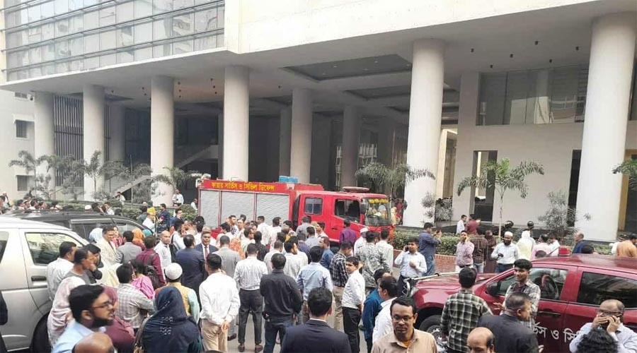 সচিবালয়ে জনপ্রশাসন মন্ত্রণালয়ের ভবনে অগ্নিকাণ্ড