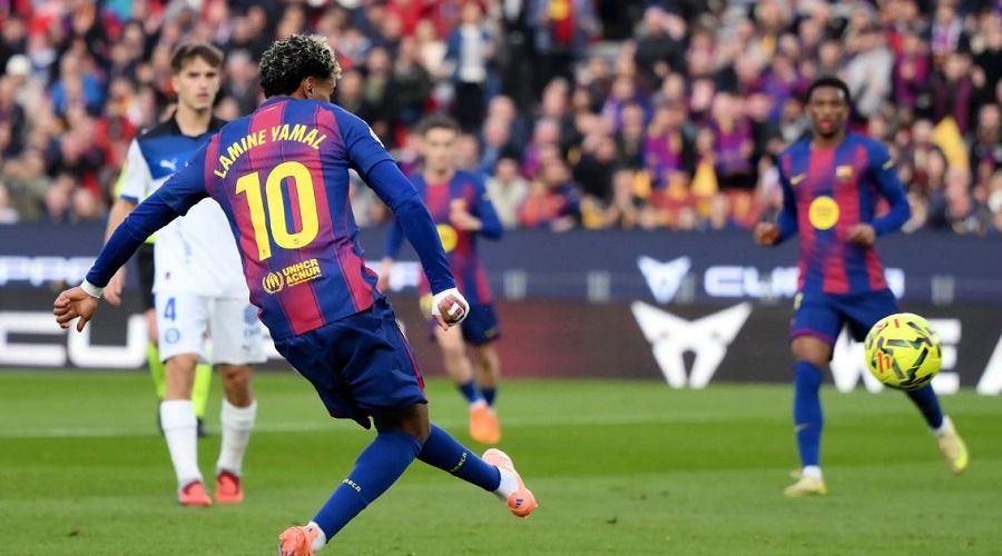 রিয়ালকে সরিয়ে আবারও শীর্ষে ফিরলো বার্সা