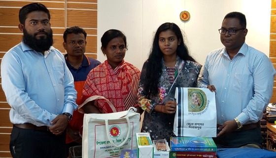 বিরলে কড়া সমপ্রদায়ের এইচএসসি পড়ুয়া কন্যার পাশে দাড়ালো প্রশাসন