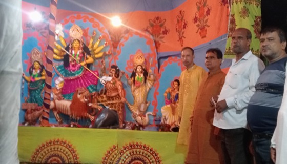 কচুয়ায় পূজামণ্ডপ পরিদর্শনে বিএনপির সভাপতি সরদার জাহিদ