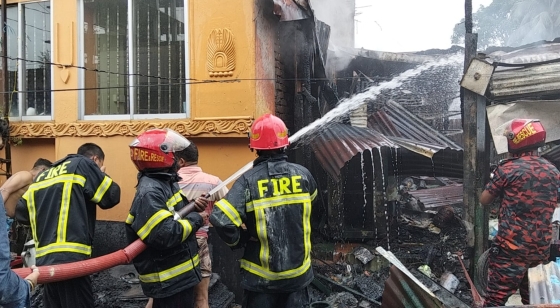 কাপাসিয়া বাজারে ৫ দোকান ভস্মিভূত: প্রায় অর্ধকোটি টাকার ক্ষয়ক্ষতি