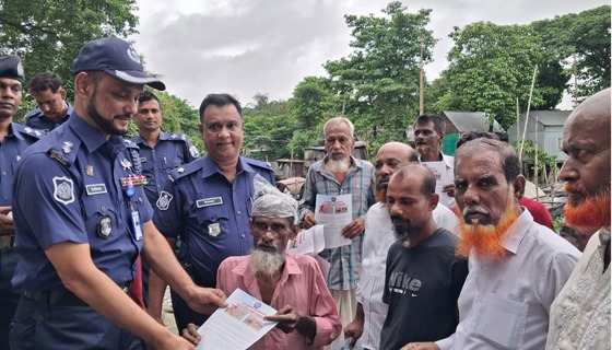 চাঁদপুরে একাধিক পথসভায় জেলেদের প্রতি টাস্কফোর্সের সচেতনতামূলক বার্তা"