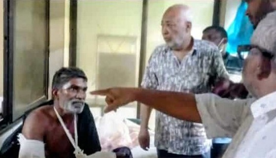 আহত ২ নেতাকে দেখতে হাসপাতালে আলহাজ্ব রেজা আহমেদ বাচ্চু মোল্লা