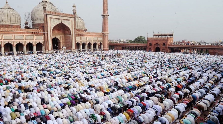 প্রথম কাতারে নামাজ পড়ার ফজিলত