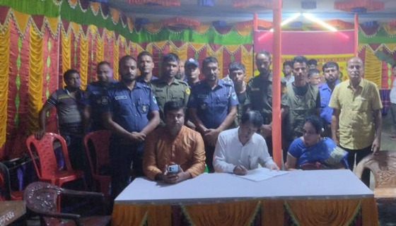 কচুয়ায় পূজামন্ডপ পরিদর্শনে খুলনার অতিরিক্ত বিভাগীয় কমিশনার