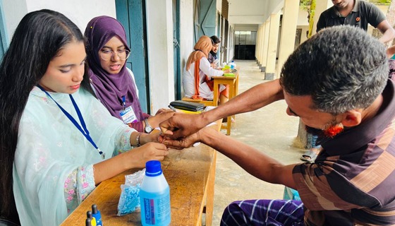 নারুয়াতে ফ্রি ব্লাড গ্রুপিং ও স্বাস্থ্য সেমিনার অনুষ্ঠিত