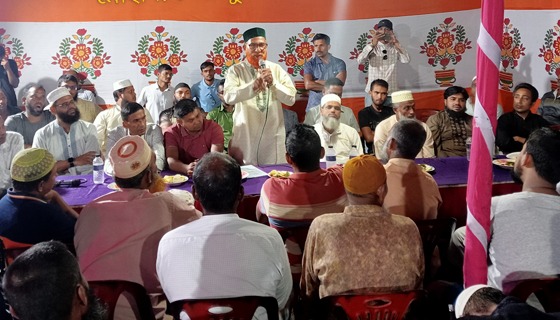 কচুয়ায় জামায়াতের নেতা কর্মীদের দুর্গা পূজামন্ডপ পরিদর্শন ও শুভেচ্ছা বিনিময়