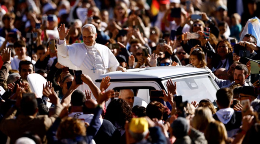 অভিবাসীদের মানবাধিকার প্রশ্নে ট্রাম্পের নীতির বিরোধিতা করলেন পোপ লিও