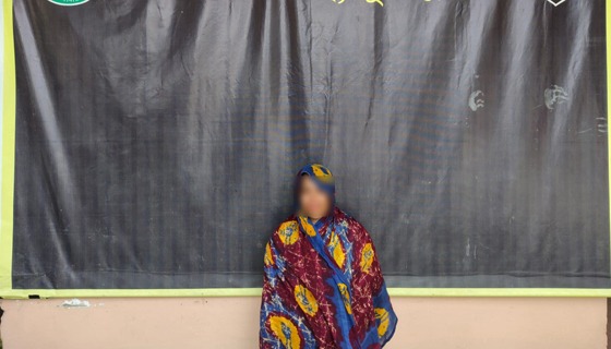 কুমিল্লায় বোতল স্কাফ ও বোতল ফেনসিডিলসহ নারী আটক