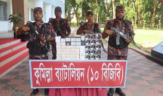 কুমিল্লা ৬০ লাখ ৮৬ হাজার টাকার ভারতীয় মোবাইল ও ডিসপ্লে জব্দ