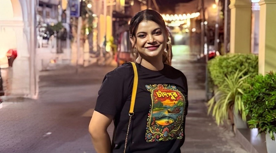 সামাজিক যোগাযোগমাধ্যমে কটাক্ষের শিকার হলেন শবনম ফারিয়া