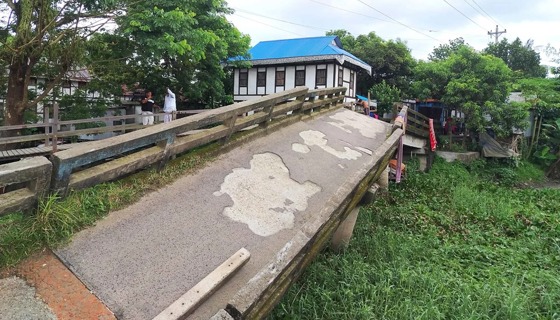লৌহজংয়ের কলমায় সেতু হেলে পড়ায় চরম ভোগান্তিতে এলাকাবাসী