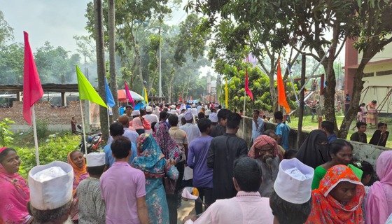 ক্ষেতলালে সিফাতুল্লাহর ফাতেহা শরিফে হাজারো ভক্ত-অনুসারীর মিলনমেলা