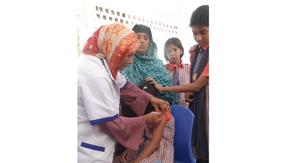 মোল্লাহাটে টাইফয়েড টিকাদান ক্যাম্পেইনের শুভ উদ্বোধন