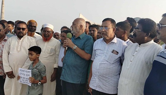 দৌলতপুরে নদীভাঙন এলাকা পরিদর্শন ও মানববন্ধনে বাচ্চু মোল্লা