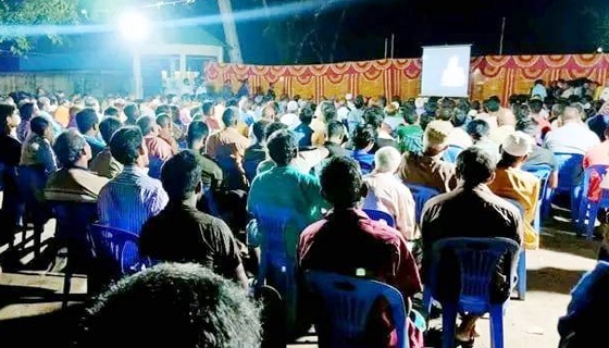 ফুলবাড়ীতে তারেক রহমানের র্ভাচুয়ালি স্বাক্ষাতকার শুনতে উপচেপড়া ভিড়