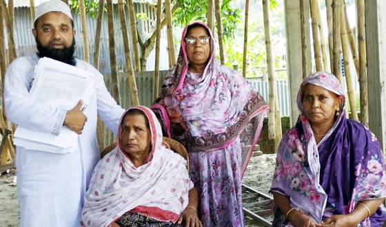 চরভদ্রাসনে অসহায় শিক্ষকের বসতভিটে দখলের চেষ্টা