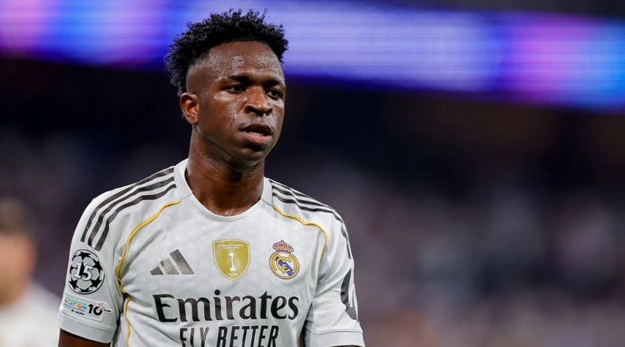 গান বাজিয়ে বিপাকে পড়লেন ভিনি জুনিয়র