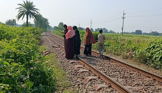 কালীগঞ্জে ট্রেনে কাটা পড়ে বৃদ্ধা নিহত