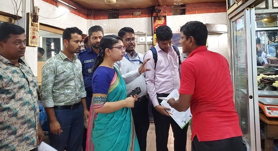 মতলবে বিএসটিআই এর মোবাইল কোর্ট অভিযানে একাধিক প্রতিষ্ঠানকে অর্থদণ্ড প্রদান