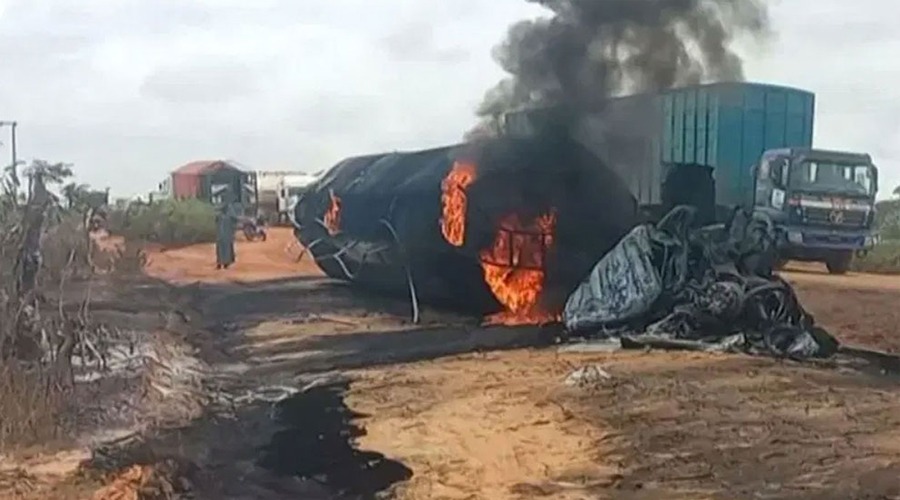 নাইজেরিয়ায় জ্বালানি ট্যাঙ্কার বিস্ফোরণ, নিহত অন্তত ৩৮