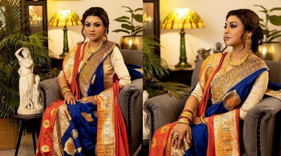 মায়ের বিয়ের শাড়ি পরে ধরা দিলেন জয়া